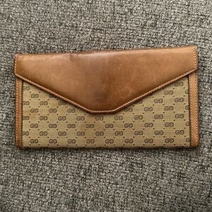 Vintage Gucci wallet